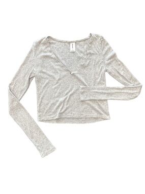 Abound long sleeve gray cropped v-neck lace eyelet trim rose appliqué soft top S